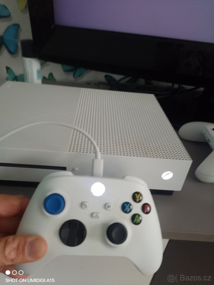 Xbox one s 1TB - 4