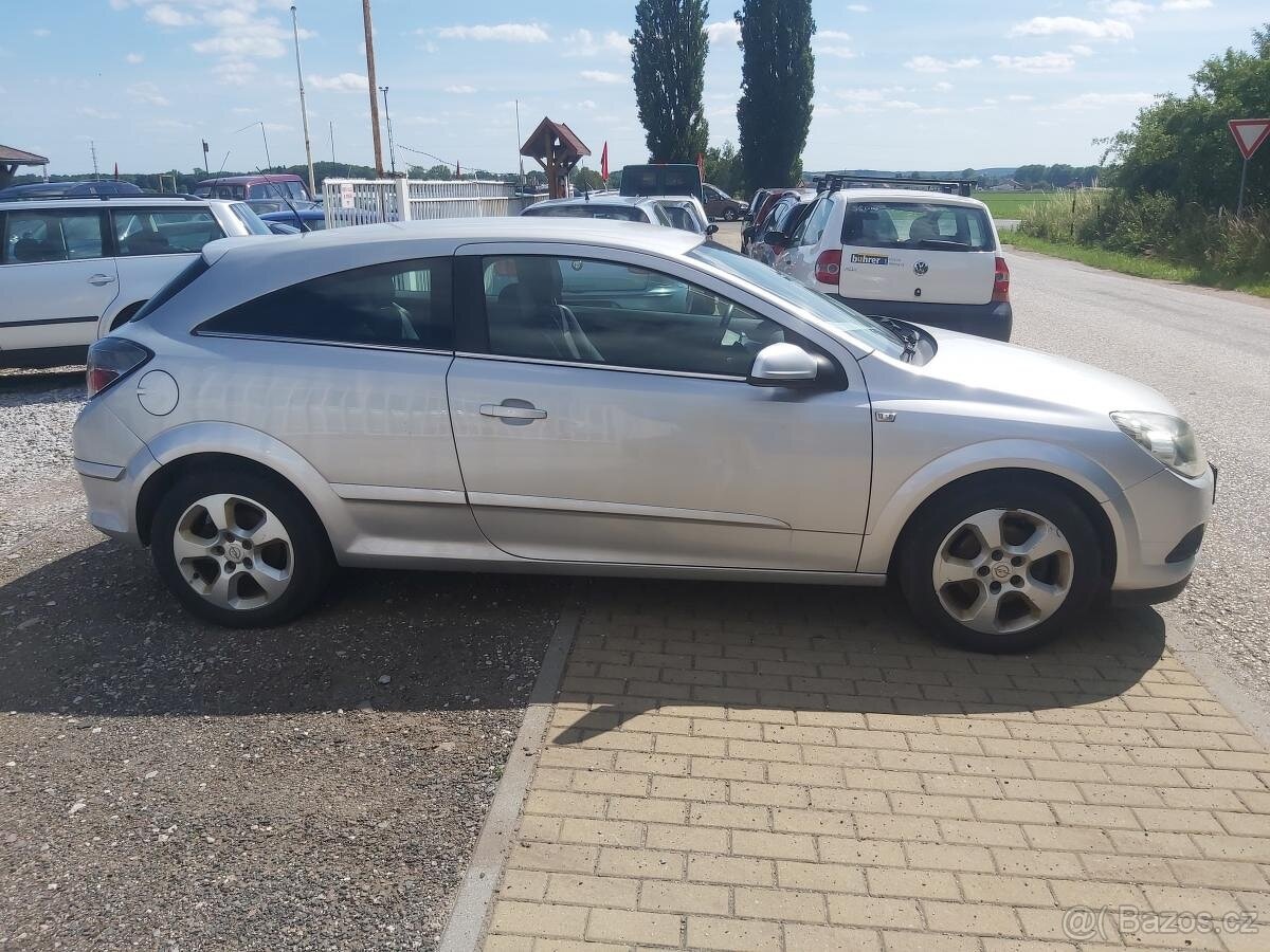 Opel Astra H 1.8i - 4