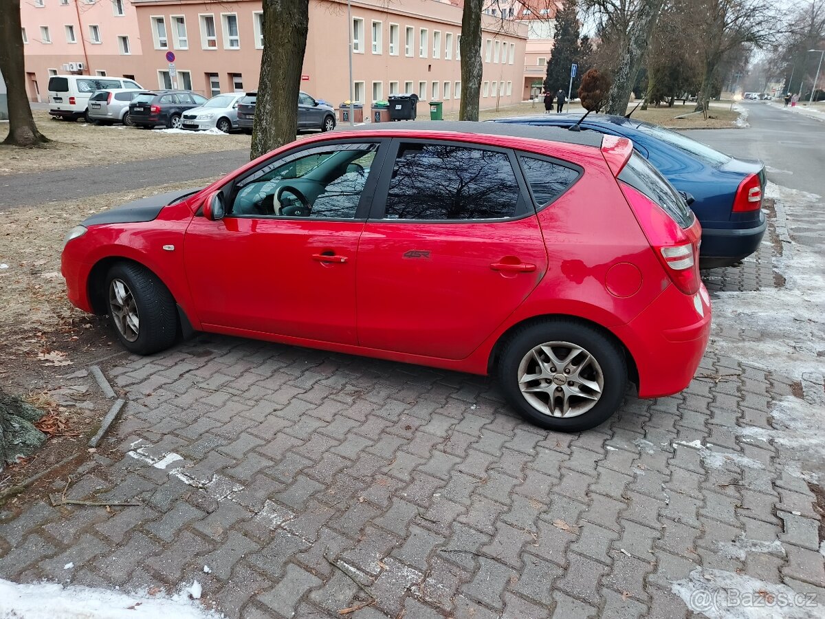 Prodám HYUNDAI i30 - 4