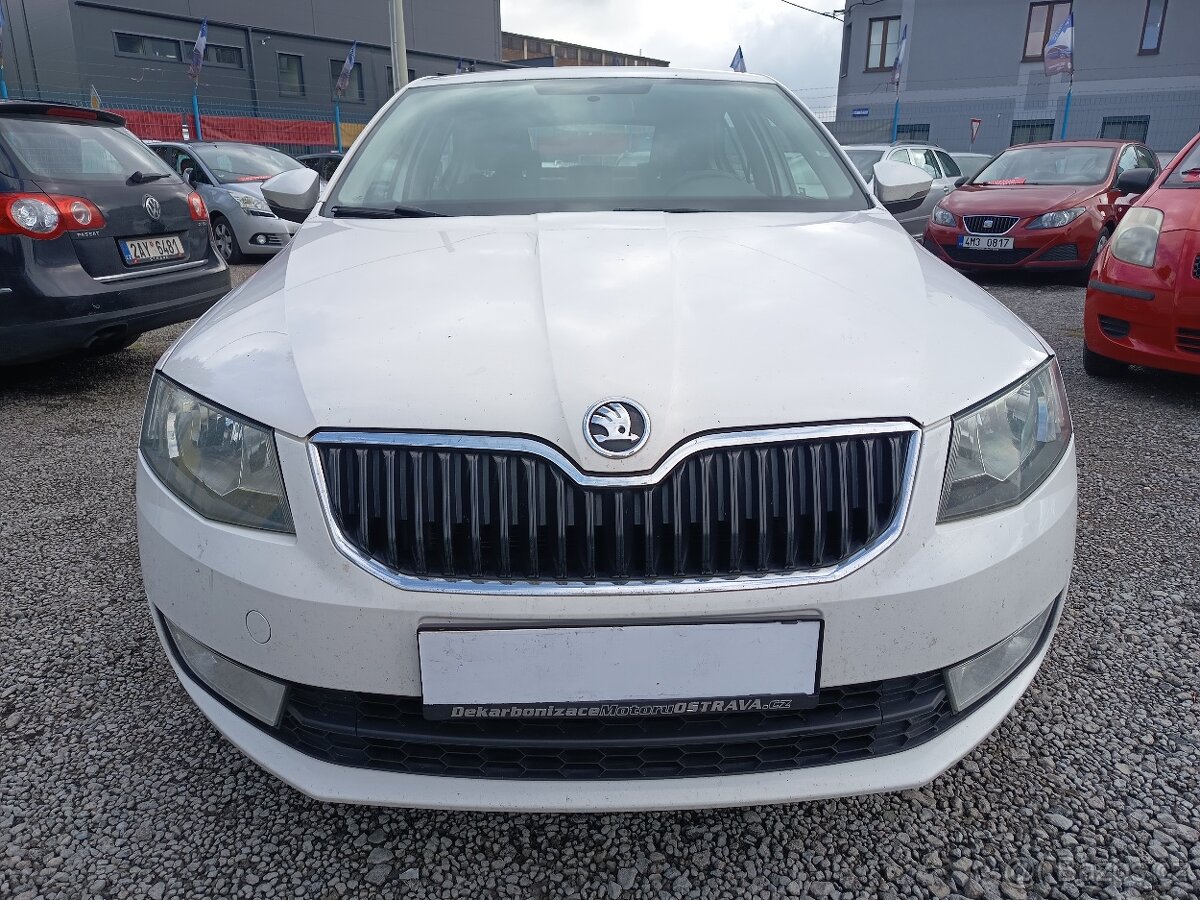 ŠKODA Octavia 1,6TDI Ambition 1 maj ČR DPH - 4