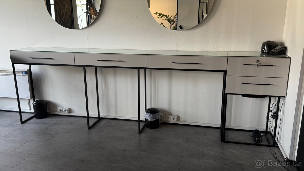 Kosmetický stolek - 4