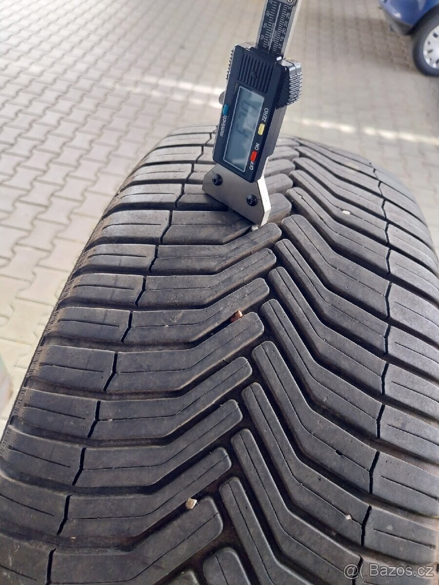 Prodám 4 x pneu Michelin 225/55/18 - 4