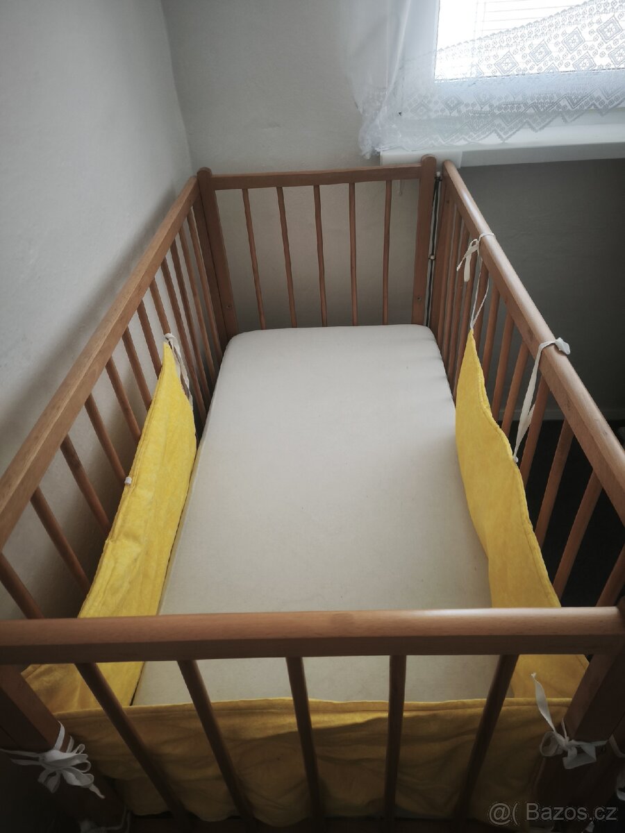 Dětská postýlka, matrace, prostěradla, mantinely - 4