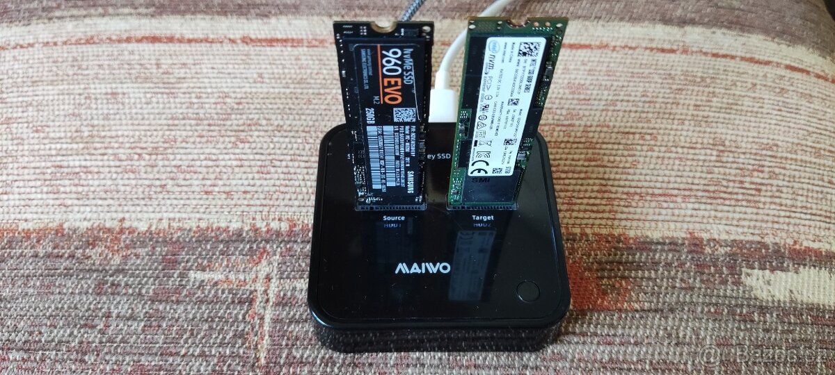 MAIWO K3016P 2 Bay M.2 NVMe Clone Docking Station - 4