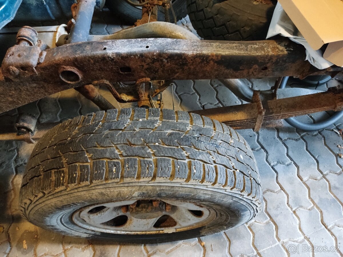 Toyota Hilux 2,4 TD. 66kw r.v 2000