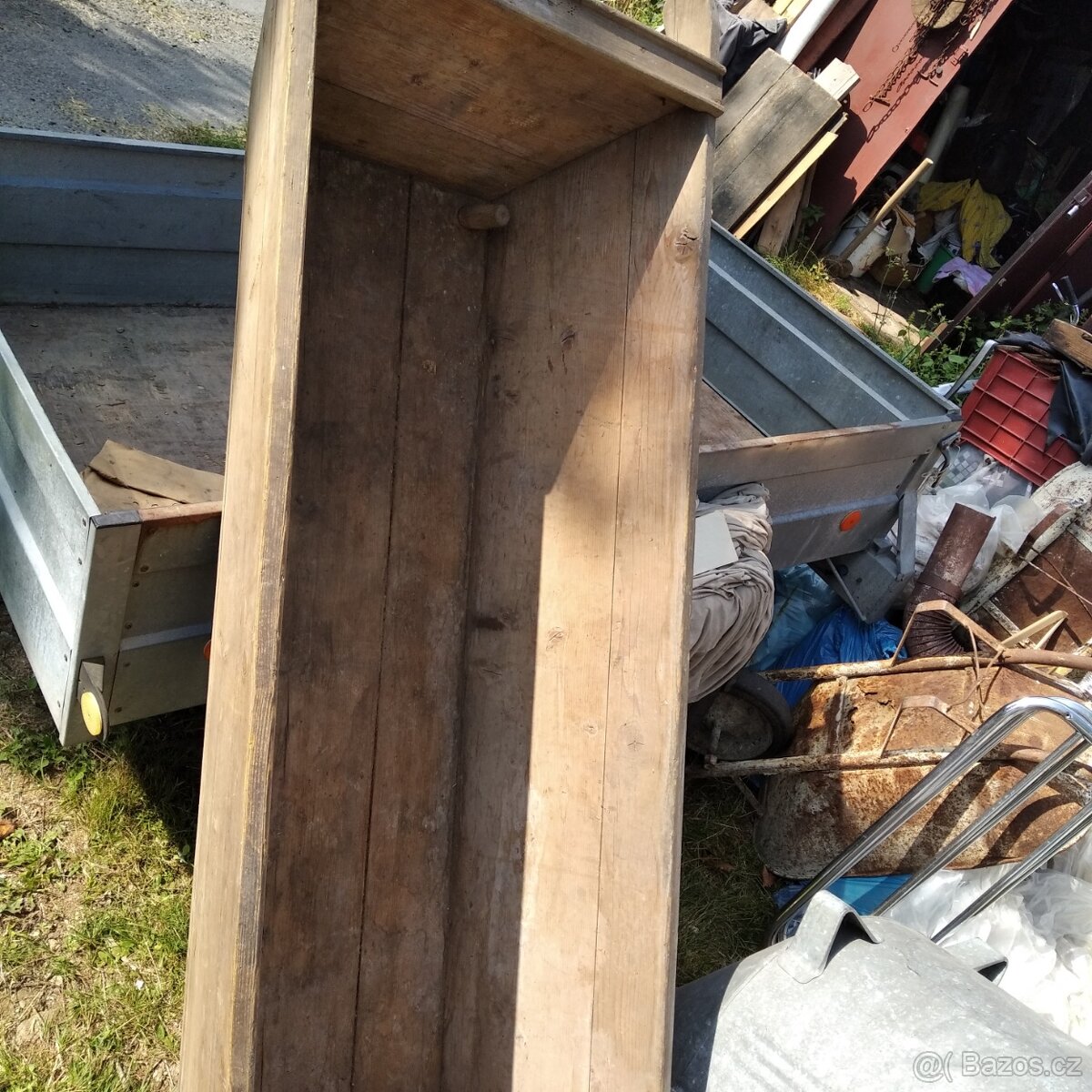 stary zahradni nabytek a dekorace - 4