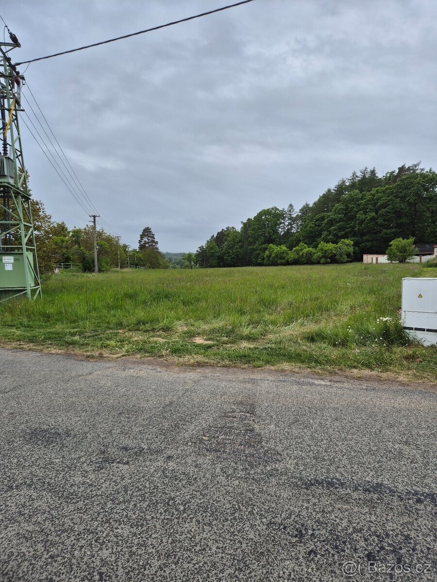 Pronájem stavebního oploceného pozemku CELKEM 2 MÍSTA - 4