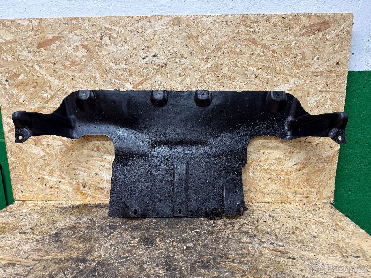 SPODNÍ KRYT MOTORU VW TOUAREG 7P - 4