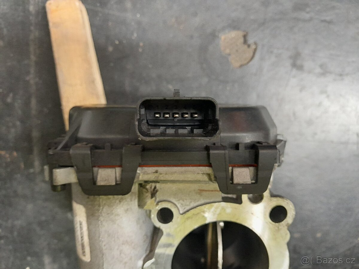 Škrtící klapka Peugeot/Citroën 1,6 HDI oem 9807238580-02 - 4