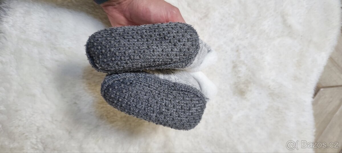 Zimní capáčky sněhulky, suchý zip velikost 3-6 měsíců - 4