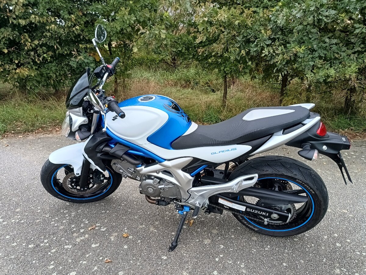 Suzuki SFV 650 Gladius - 4
