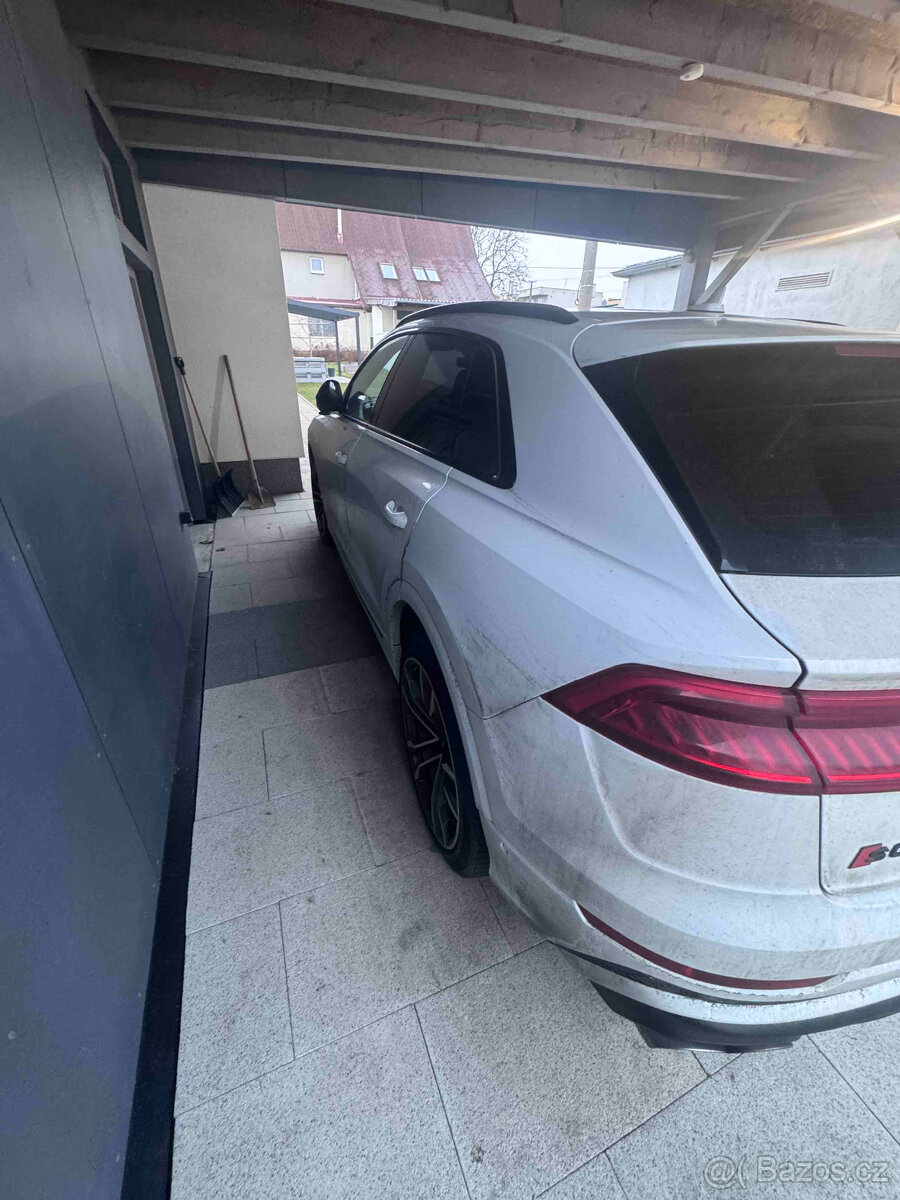 AUDI SQ8 - 4