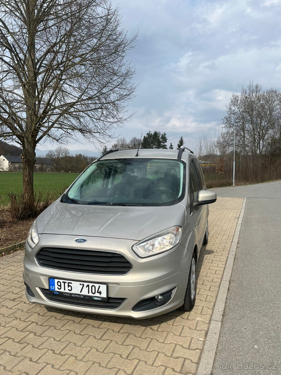 Ford Tourneo courier 1.0 Benzín - 4