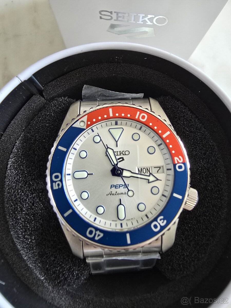 Seiko 5 Sports SKX Series x Pepsi Limited Edition SRPL99K1 - 4
