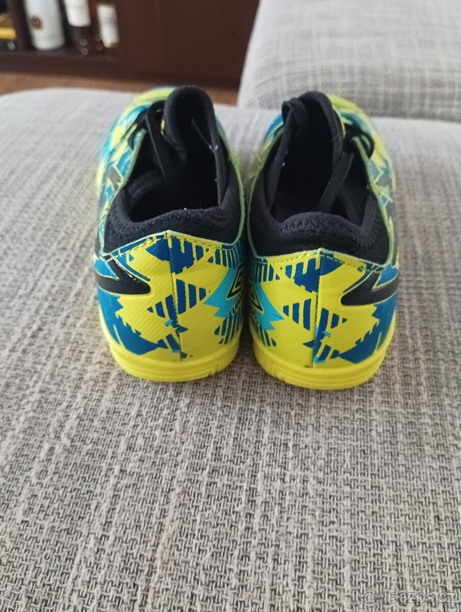Sálovky Umbro - 4