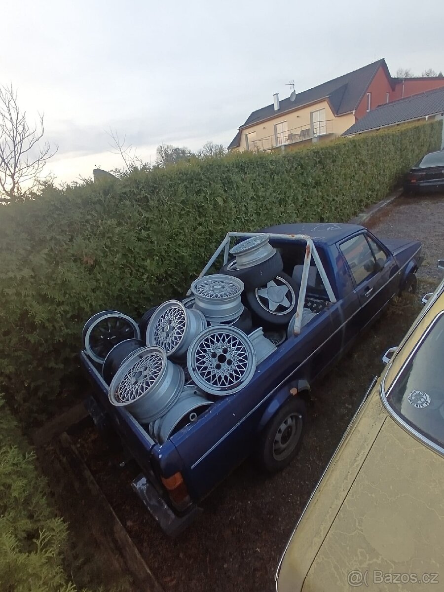 VW Caddy Pickup - 4