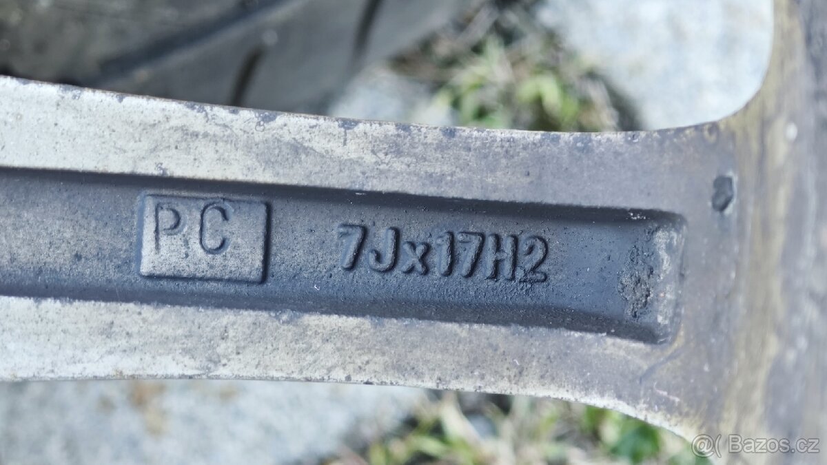 Dezent V 5x112 7x17 ET40 225/45/17 - 4