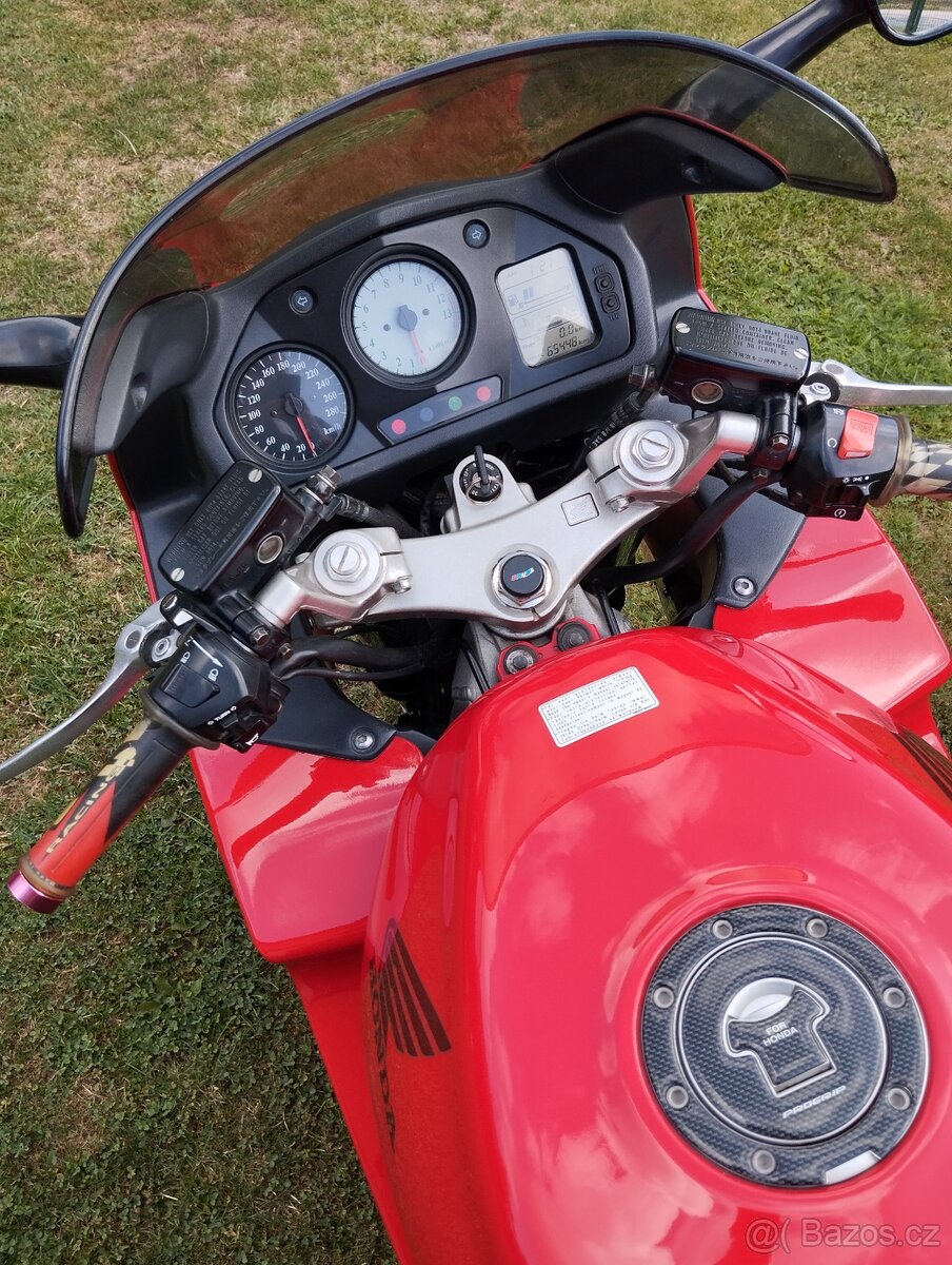 Honda VFR 800 FI - 4