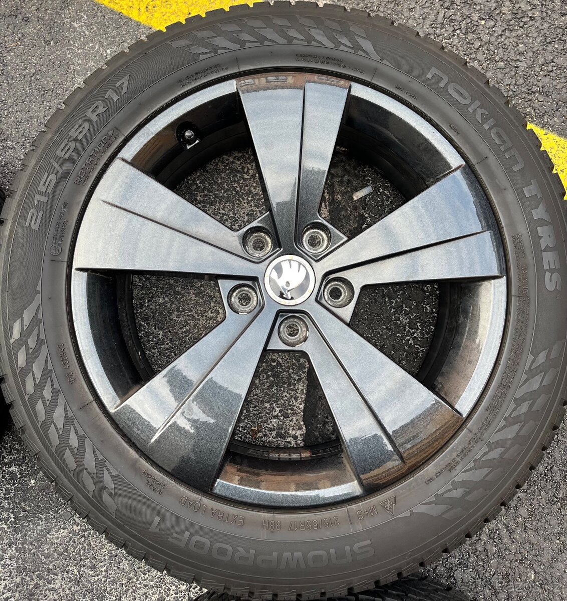 Alu kola 215/55/R17 originál škoda - 4