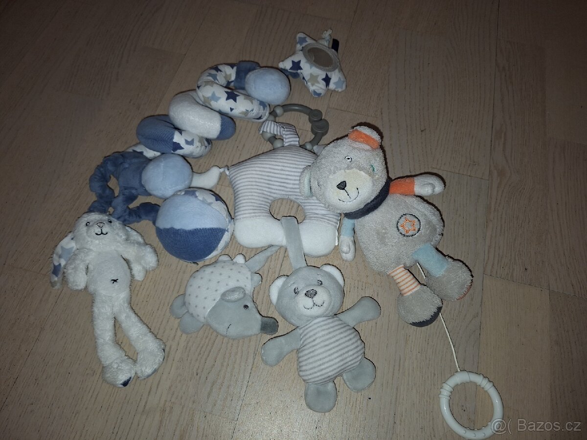 Plysaci, medvidek hraje - 4