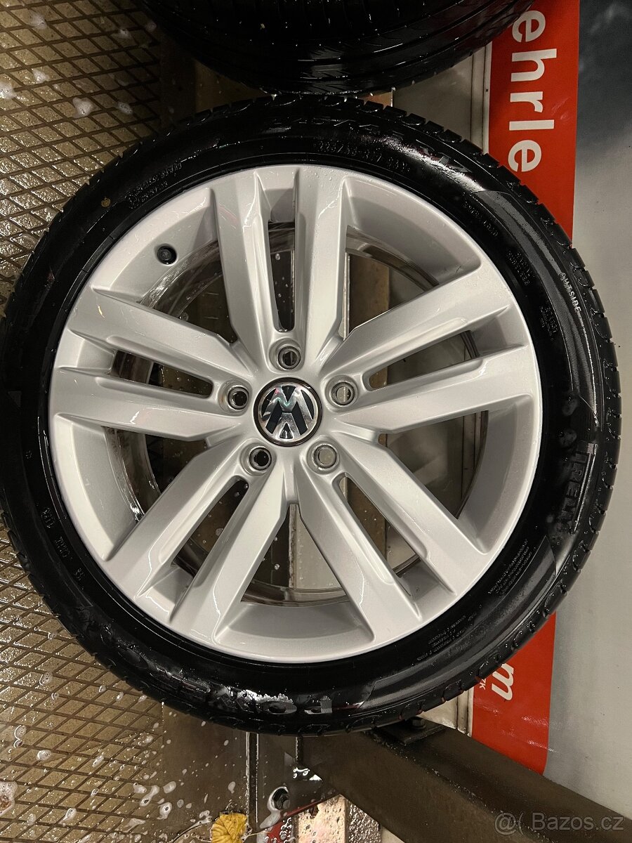 Originální kola Volkswagen R17 + zánovní Pirelli 225/45/17 - 4