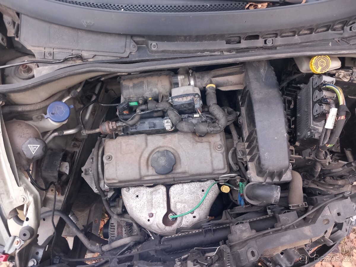 Citroën C3 1.4 r. v. 2010 - 4