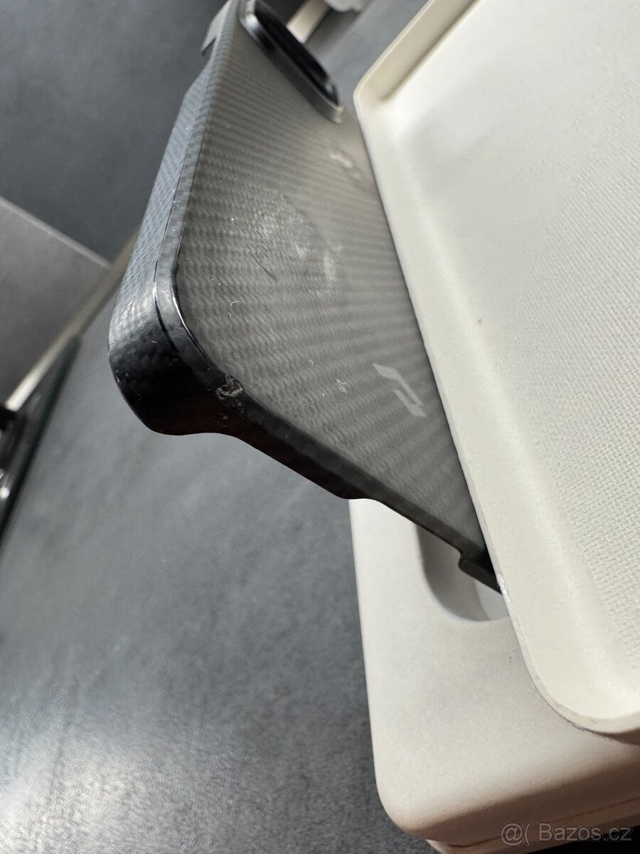 Prodám kryt Pitaka MagEZ case 3 600D - 4