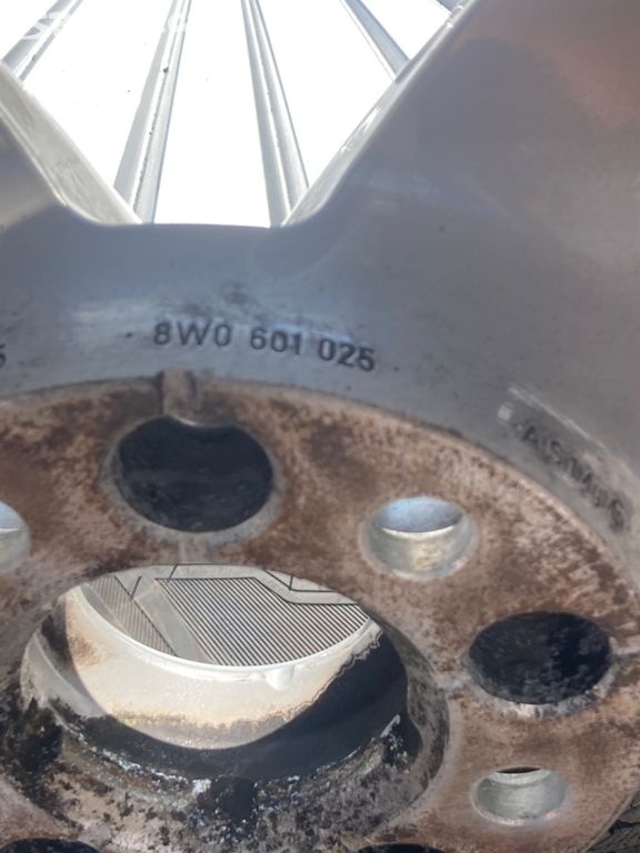 ALU + poklice Audi A4 B9 8W - 4