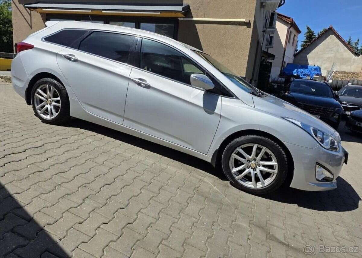 Hyundai i40 1.7-100KW-KAMERA-AUT.KLIMA - 4