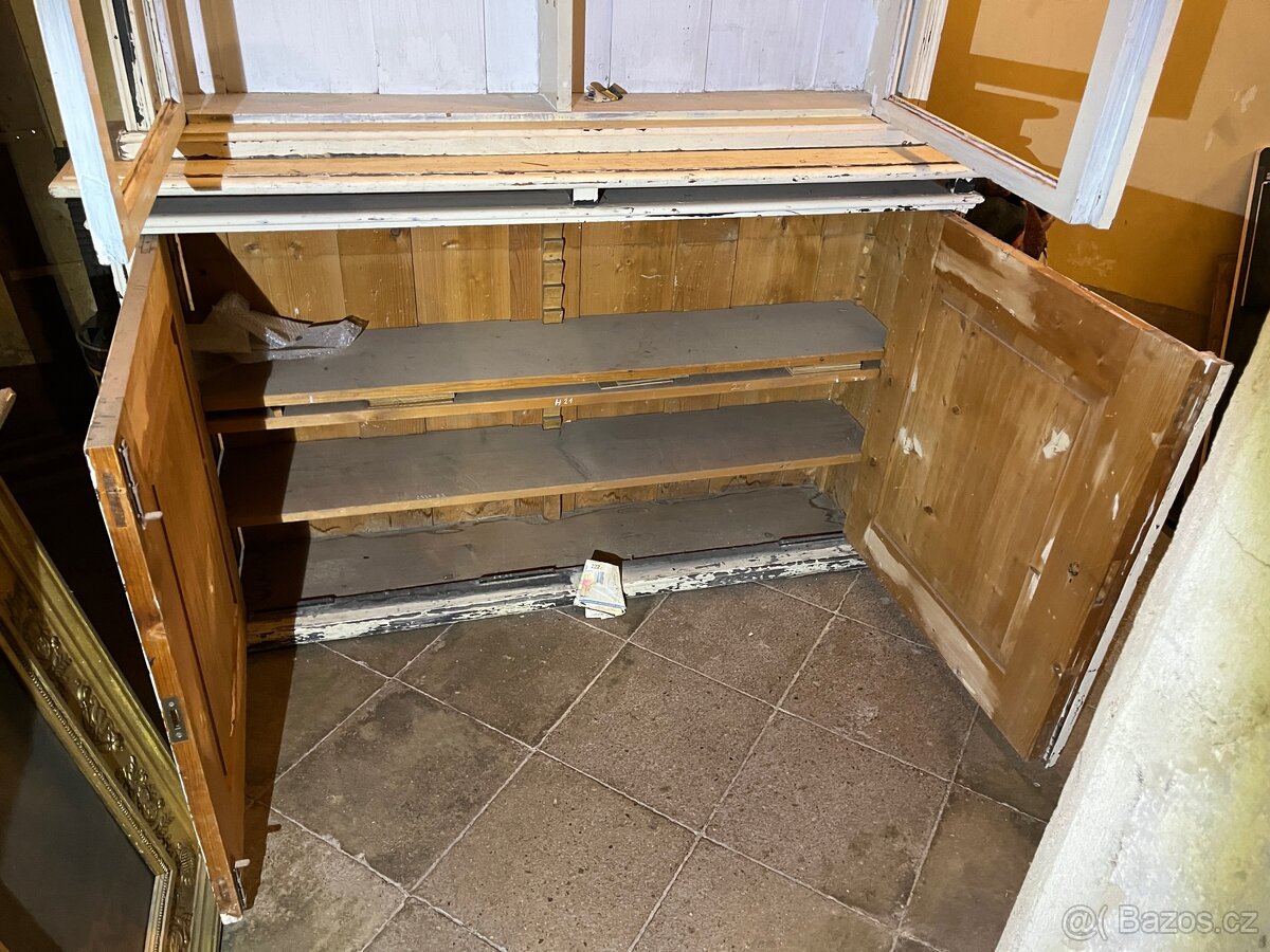 Školní vitrina, skleník nebo knihovna - 4