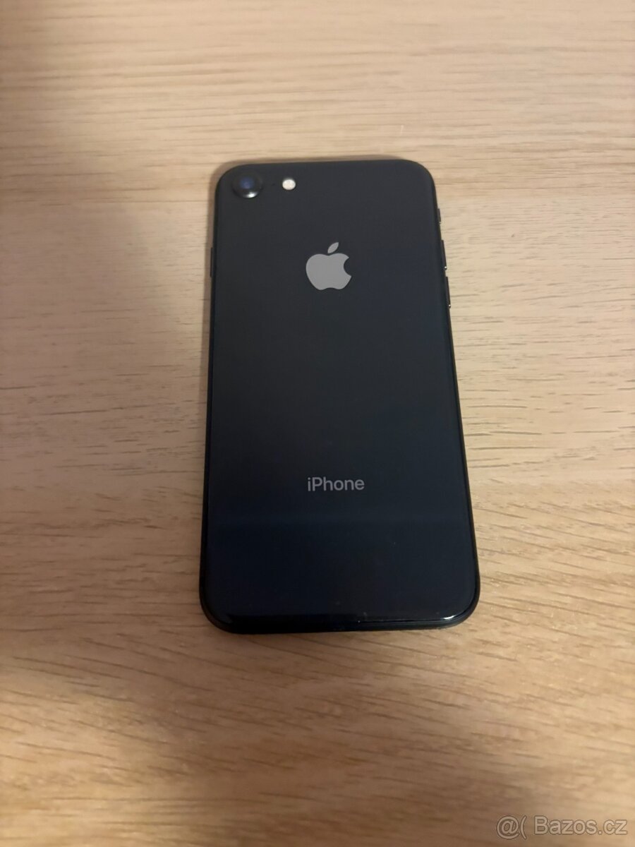 Poškozený Apple iPhone 8 A1905 (64 GB) - 4