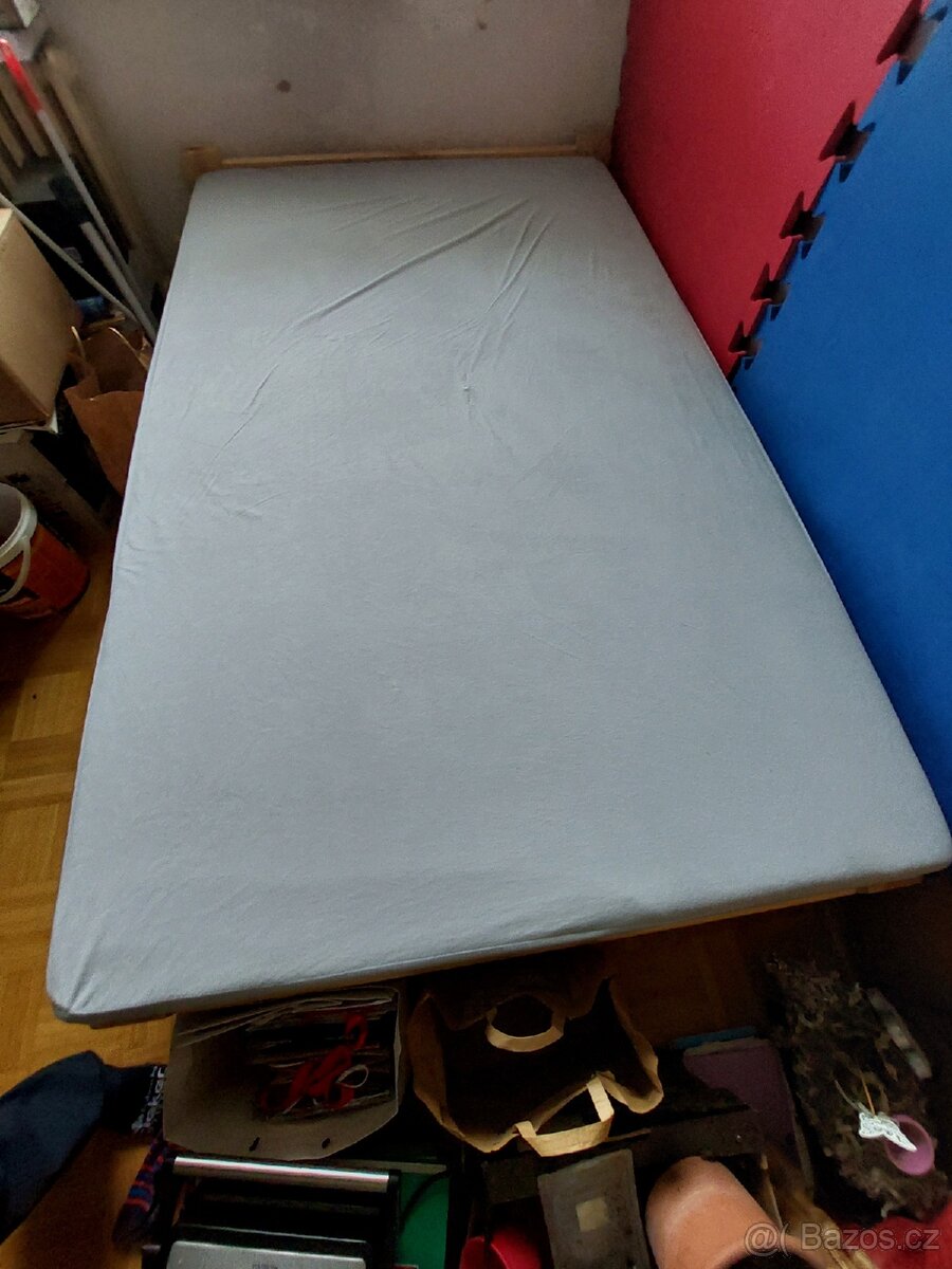 Dřevěná postel + rošt + matrace 200x120 cm (potahy zdarma) - 4