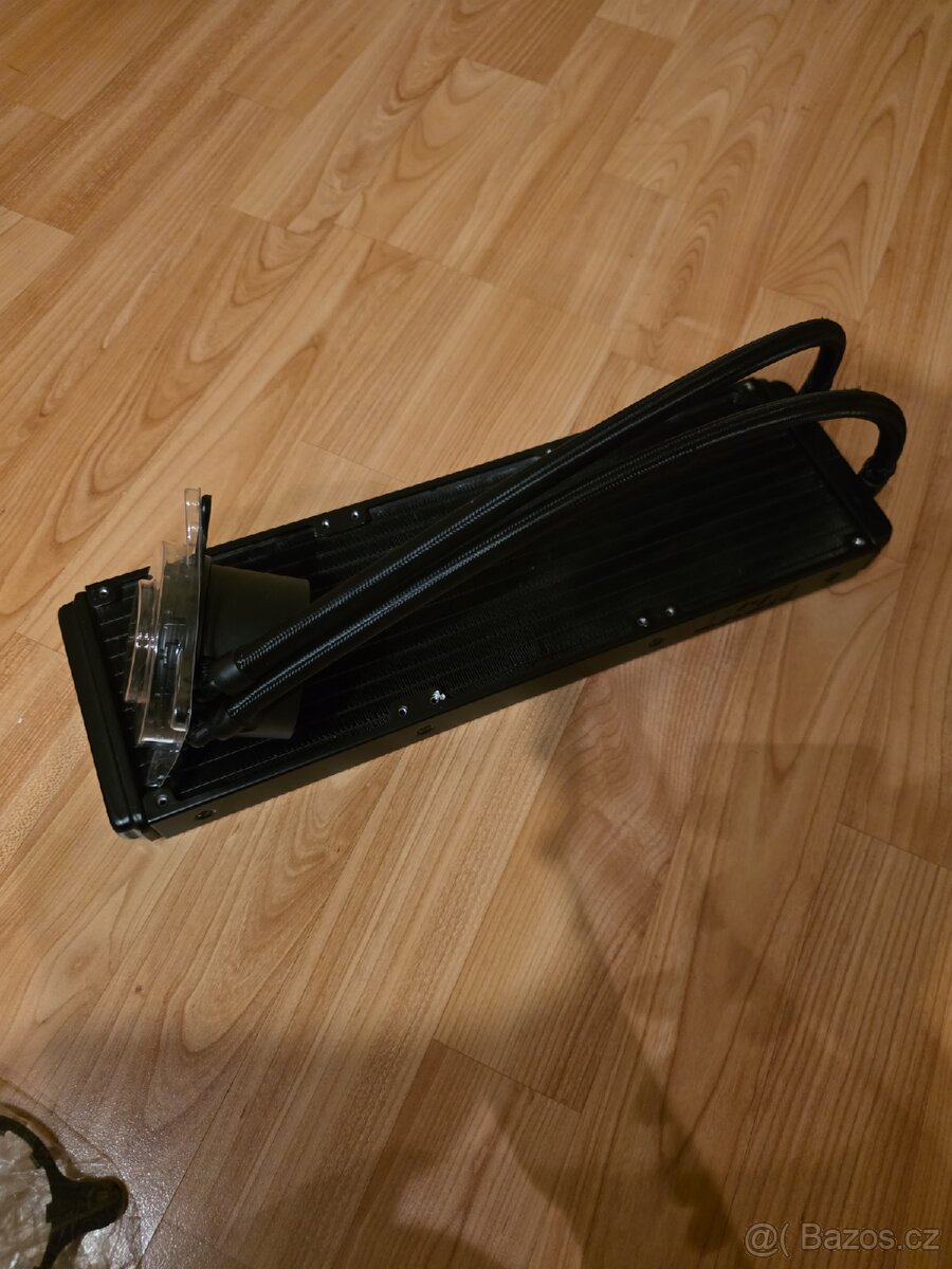 NZXT Kraken 360 - displej - 4