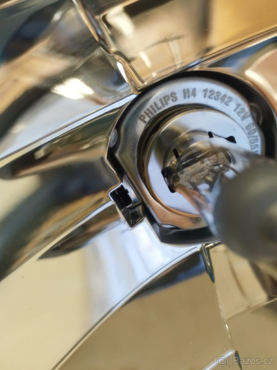 Motocyklový přední světlomet - 4