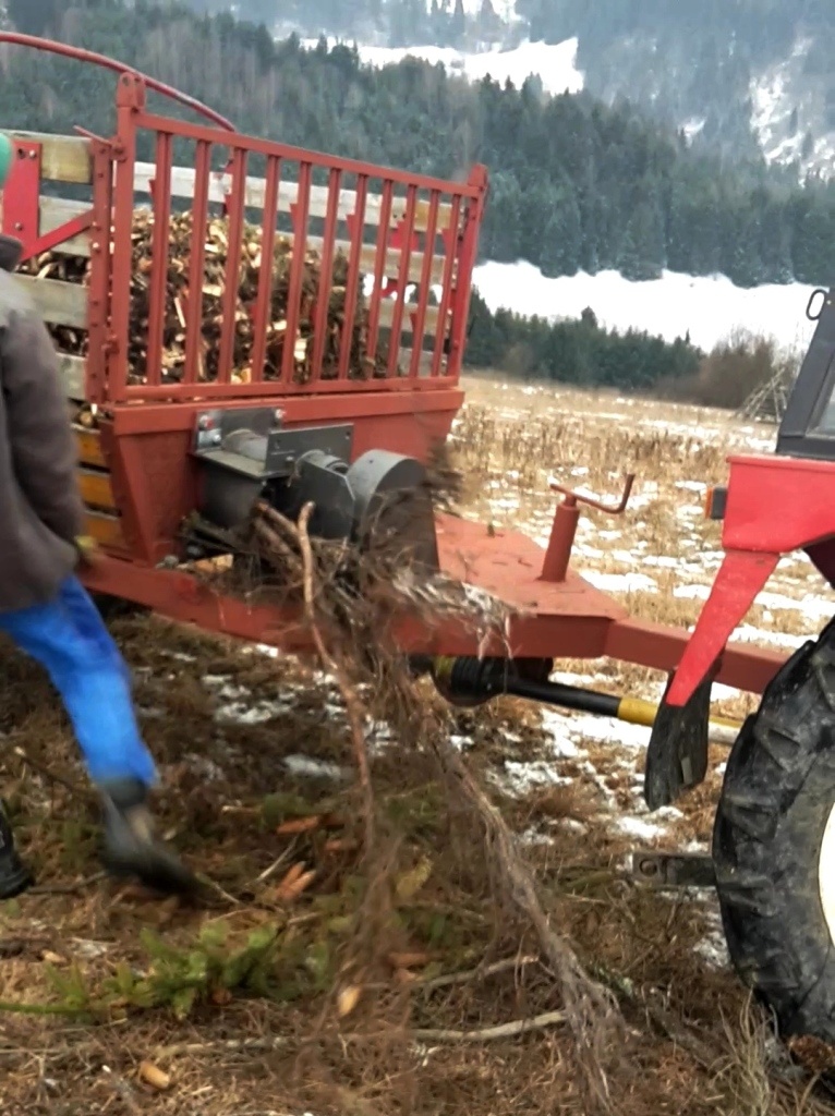 šnekový štěpkovač na vlečku - 4