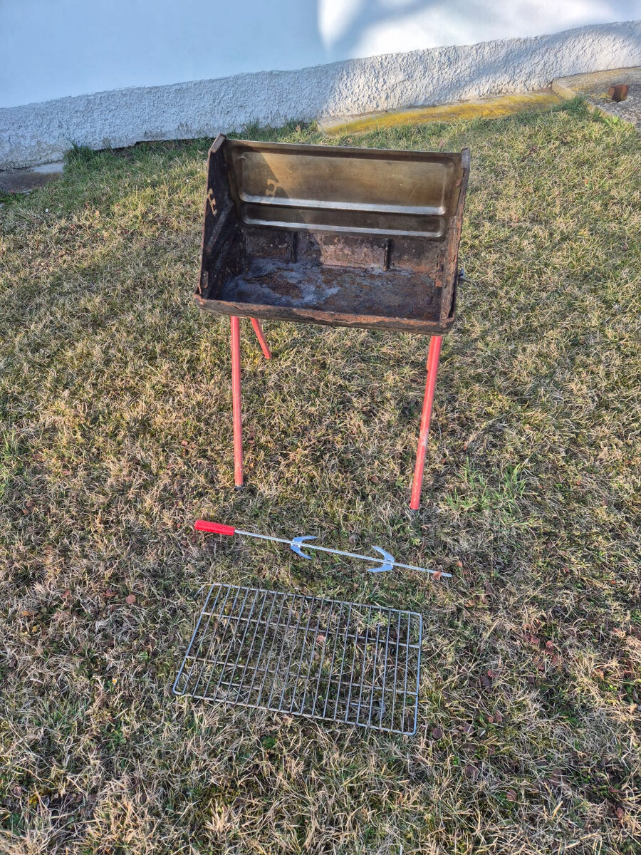 Gril na dřevěné uhlí - 4