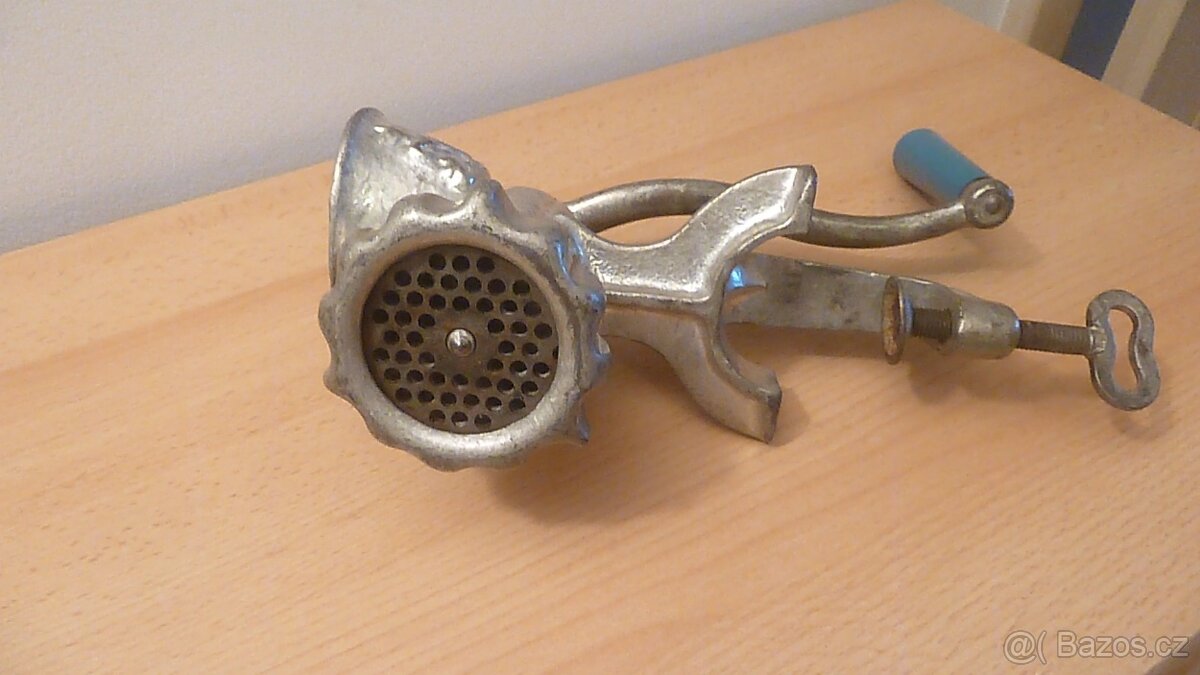 ruční mlýnek na maso - 4