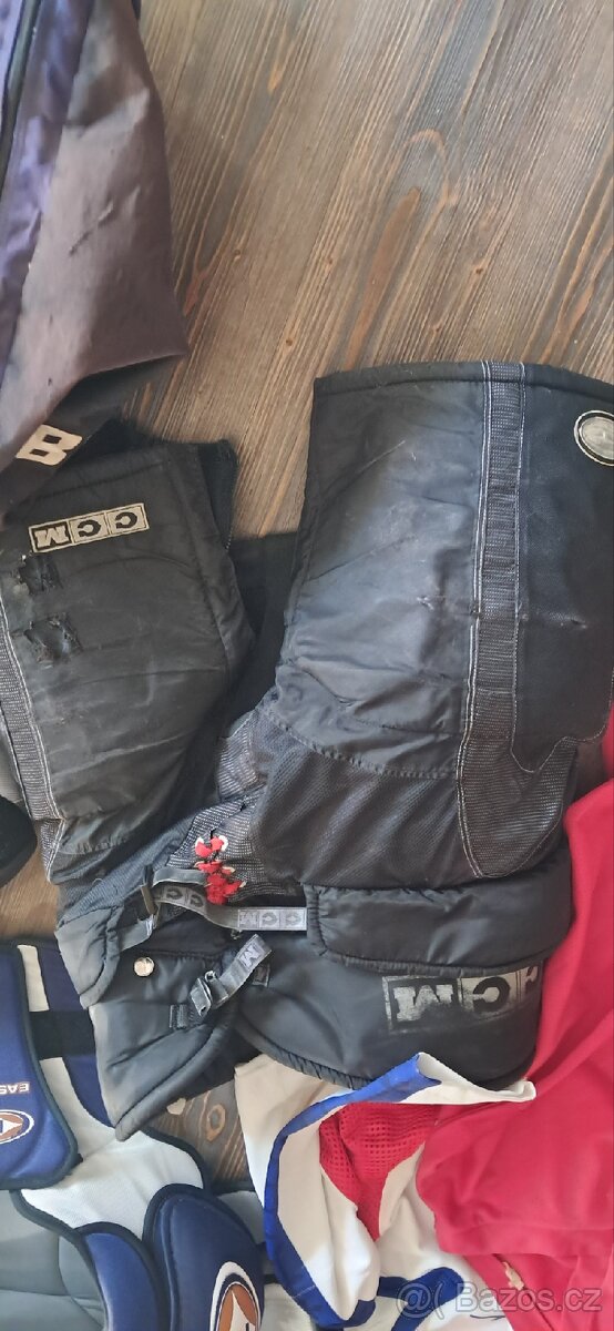 Hokejová výstroj - 4