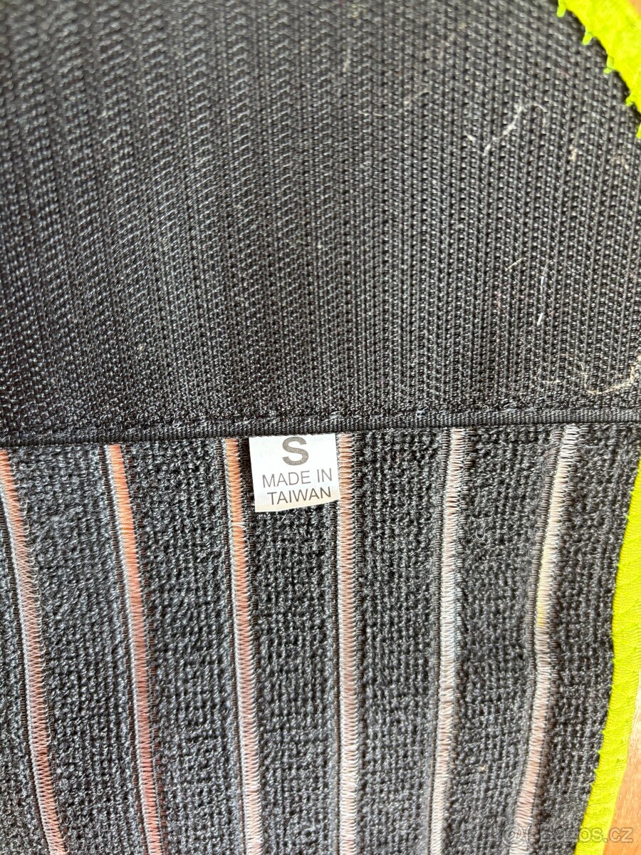 Magnetický bambusový bederní pás inSPORTline - S - 4