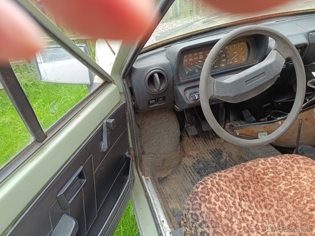 Škoda 120l, - 4