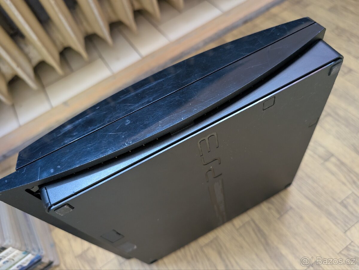 PlayStation 3 + hry a ovladač - 4