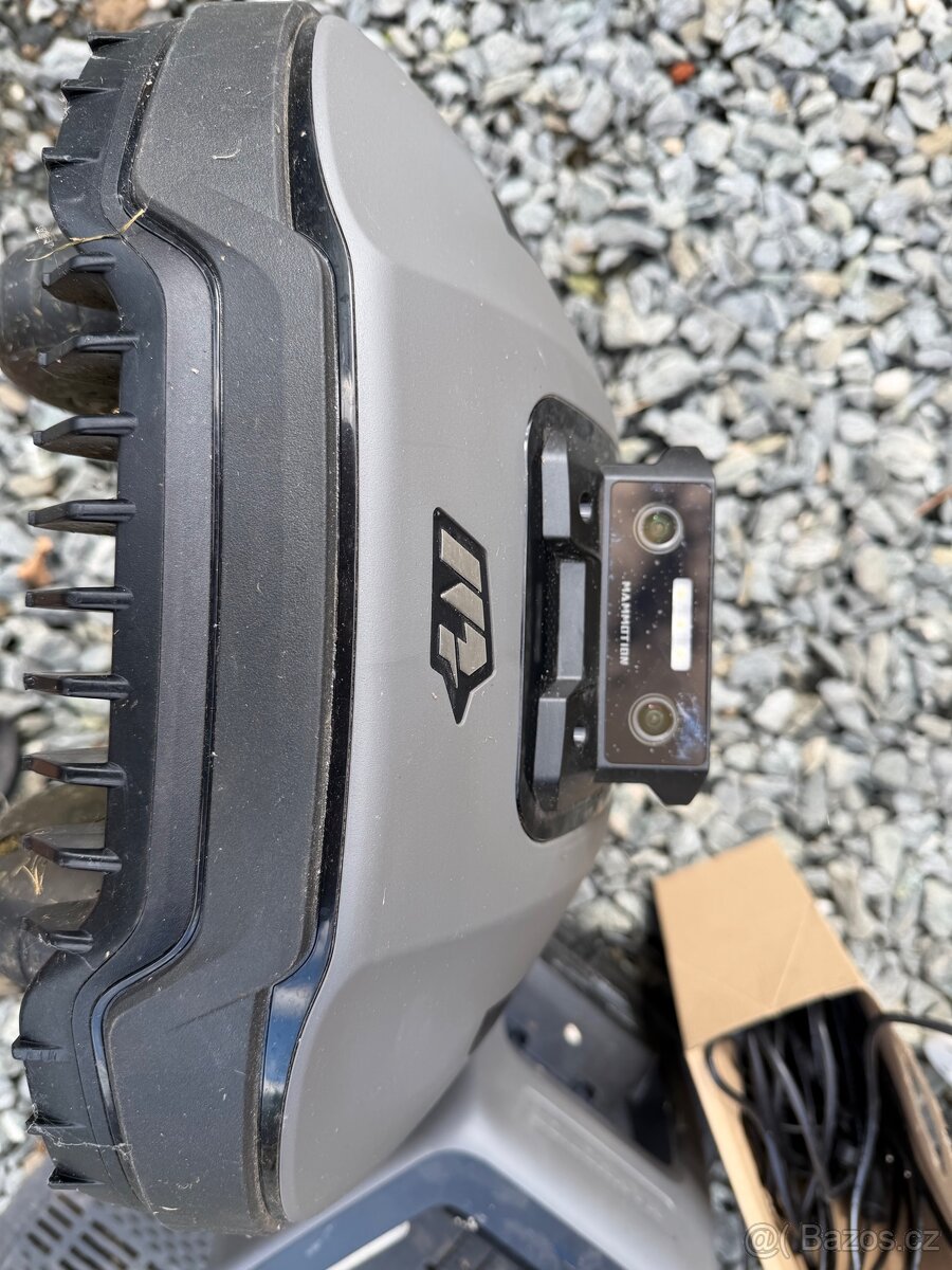 Robotická sekačka Mammotion YUKA mini 800 - 4