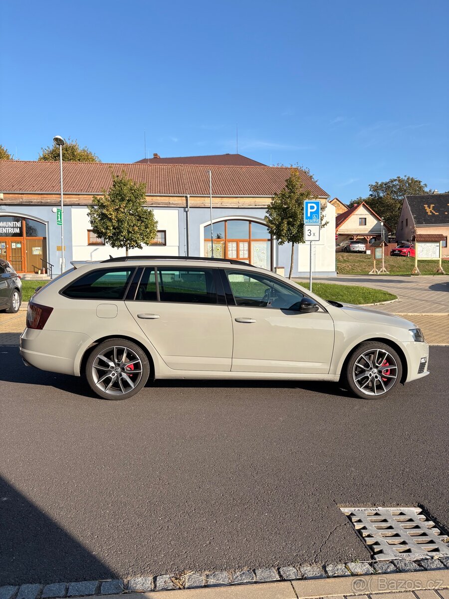 ŠKODA OCTAVIA III RS - 4