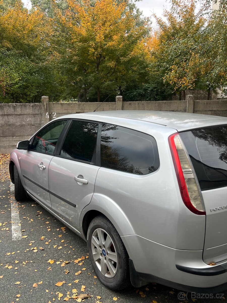 Ford Focus Mk2 1.6 TDCi 215t najezd ,po servisu - 4