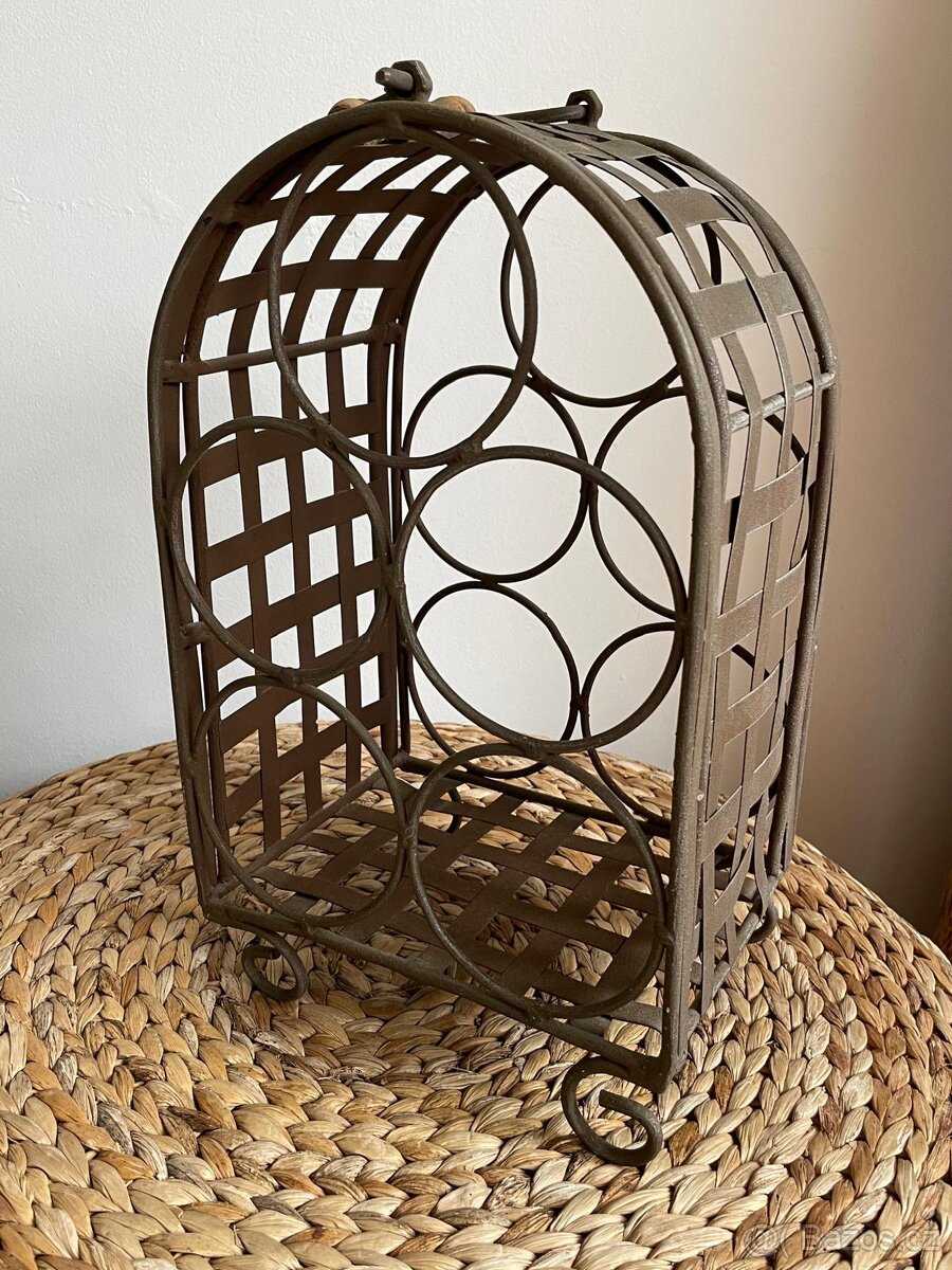 Rustikální kovový držák na víno Nové - 4