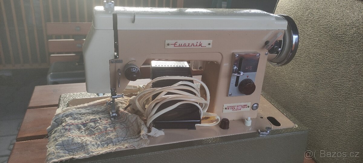 Šicí stroj Lucznik - 4