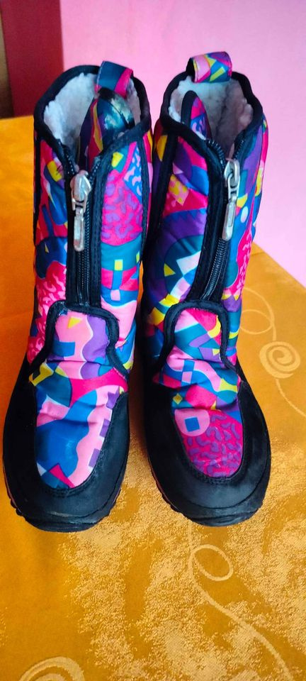 16 párů chlapecké obuvi ve. 23-35 - 4