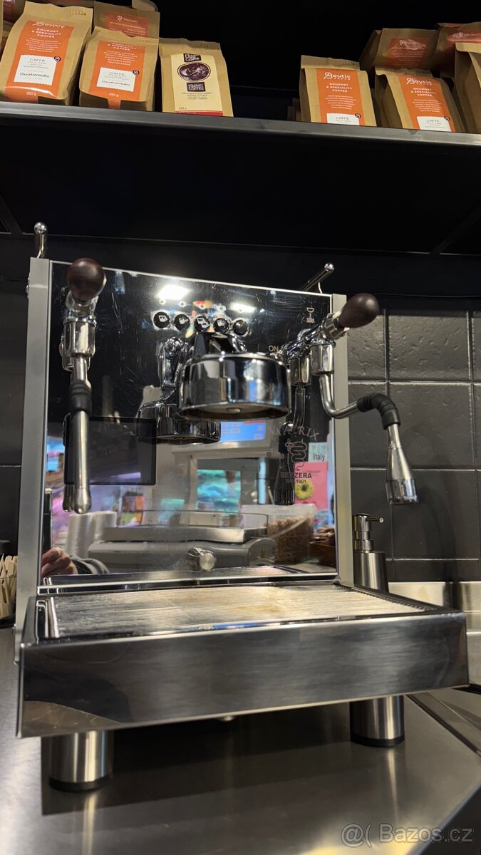 Kávovar Profi/Domácí Bezzera Matrix DE - italský - 4