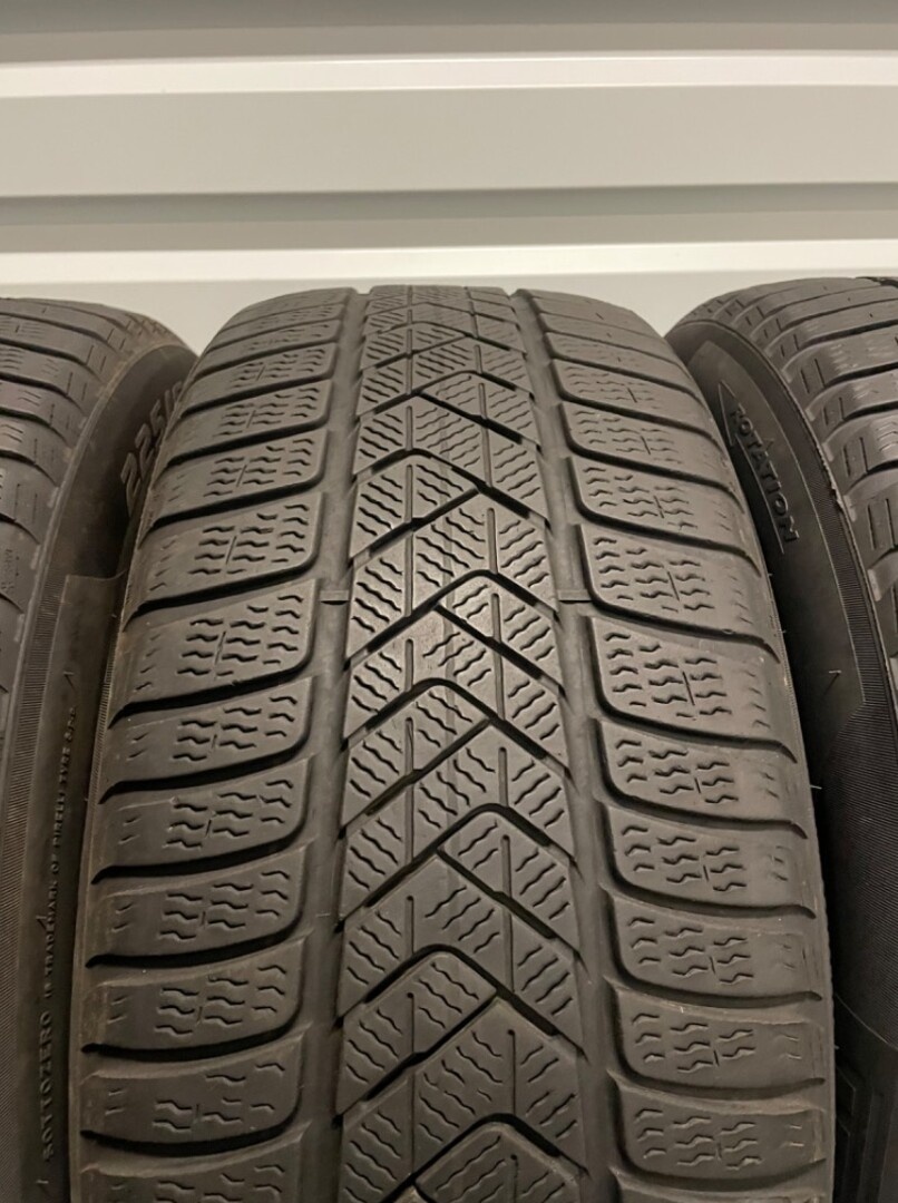 Sada pneu 225/60/17 PIRELLI SOTTOZERO 3 - 4