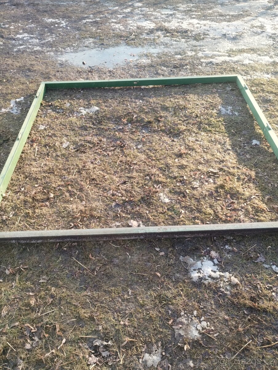 Dvoukřídlá vrata, vč. rámů - 2ks - 4